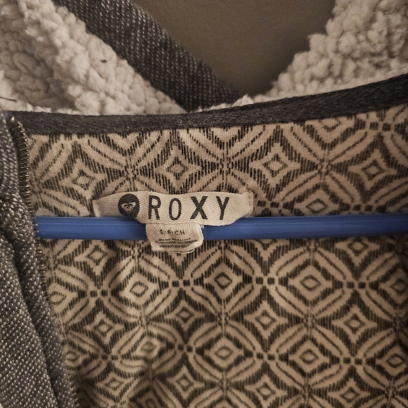 Roxy Sweater/jacket - Picture 9 of 9
